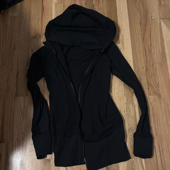 Lululemon athletic jacket with hood.. Size 4 - Picture 2 of 8